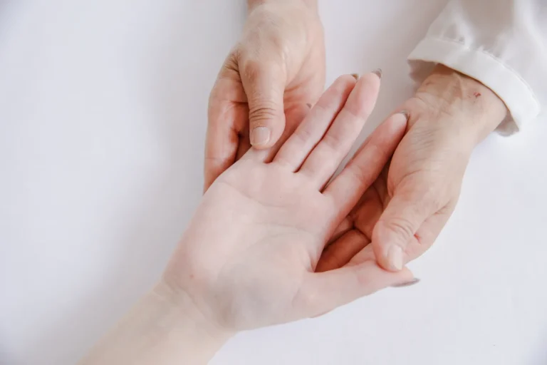 手相占いの基本の知識と上達のコツを初心者向けに解説！