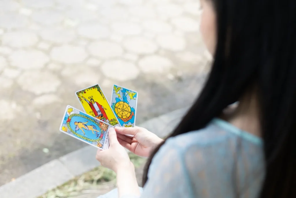 タロットカードを勉強する方法